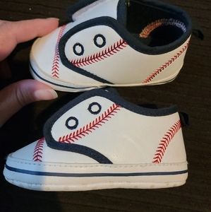 soft sole baseball shoes
